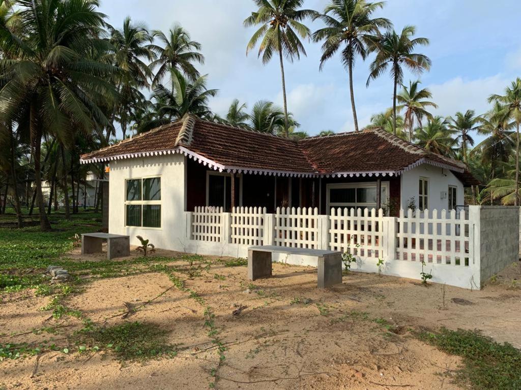 Delta Hospitality - Sea Facing Rooms With A Private Beach Kalyānpur エクステリア 写真